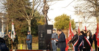 Odsłonięcie pomnika Marszałka J. Piłsudskiego w 103. rocznicę odzyskania niepodległości