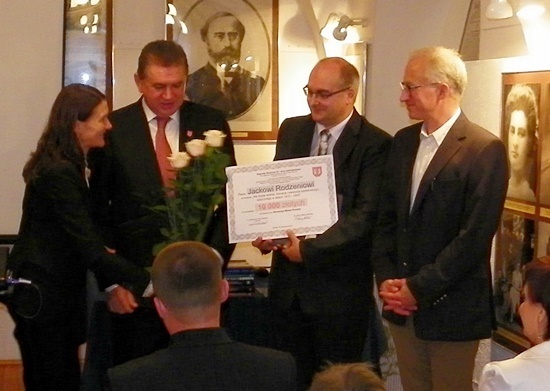 Nagroda Jędrzejewicza dla doktora Rodzenia Kliknięcie w obrazek spowoduje wyświetlenie jego powiększenia