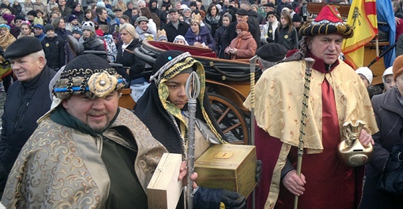 Biblijna parada ulicami Płońska Kliknięcie w obrazek spowoduje wyświetlenie jego powiększenia