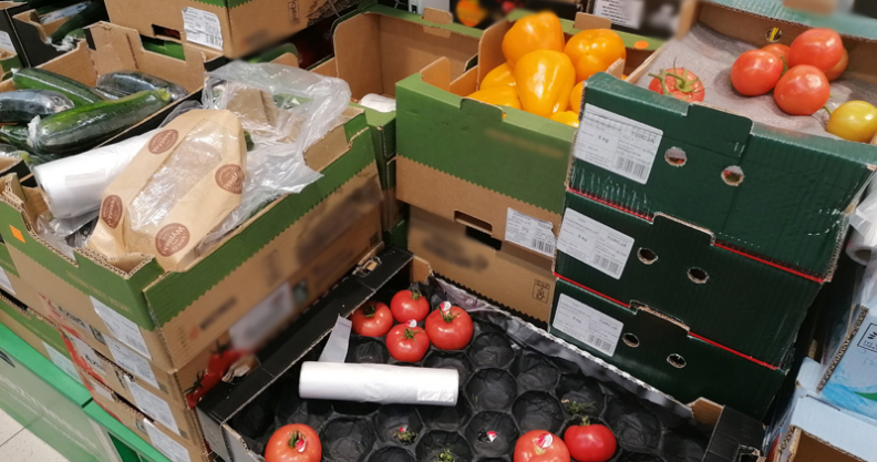 [Aktualizacja] Dwa ogórki i dwa pomidory. W UK wprowadzono limity sprzedaży. Czy problem może dotrzeć do polskich miast? Kliknięcie w obrazek spowoduje wyświetlenie jego powiększenia